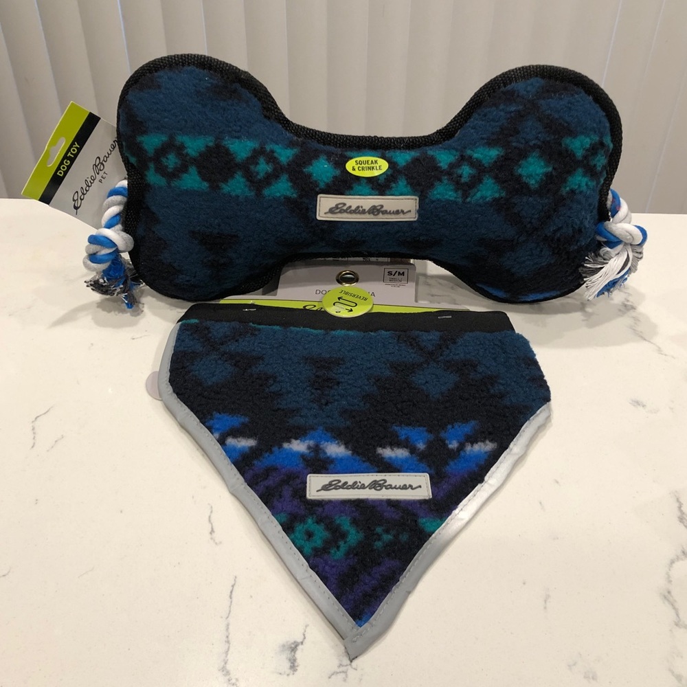 BNWT Eddie Bauer Dog Bone Toy and Bandana set - Picture 9 of 10